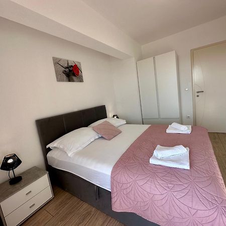 Apartmani Josipa Baska Voda Luaran gambar