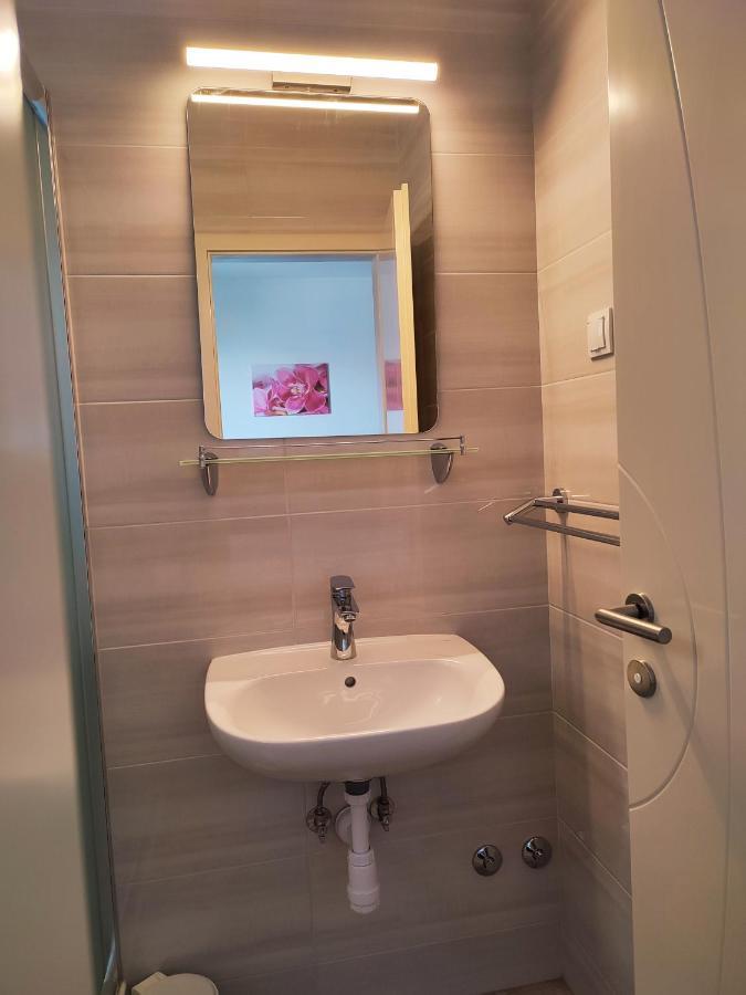 Apartmani Josipa Baska Voda Luaran gambar