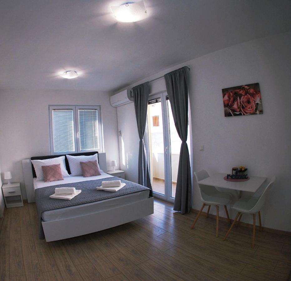 Apartmani Josipa Baska Voda Luaran gambar